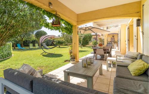 Exterior view, Stunning Home In Saint-Raphael in Vallon de Coste
