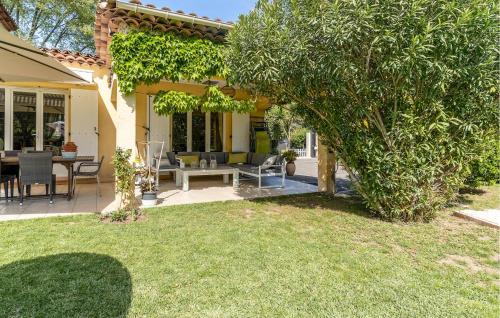 Exterior view, Stunning Home In Saint-Raphael in Vallon de Coste
