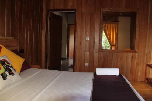 Standard Double Room image 8