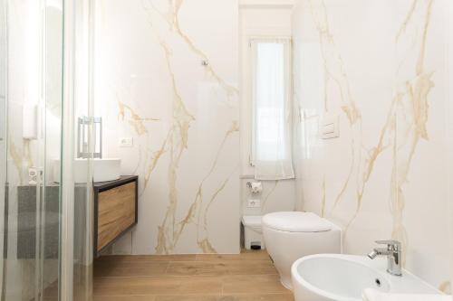 Triple Room with Shower image 10