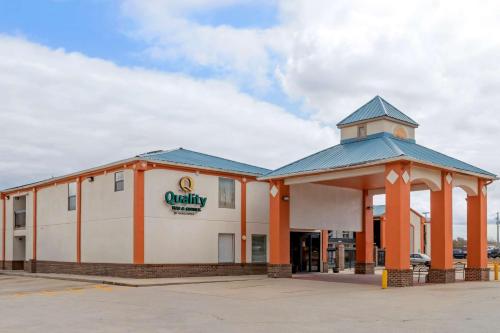 Days Inn by Wyndham Decatur Priceville I-65 Exit 334 - image 9