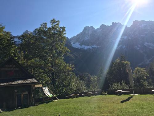 Сад, Planinski dom - Mihov dom na Vršiču (Planinski dom - Mihov dom na Vrsicu) in Краньска Гора
