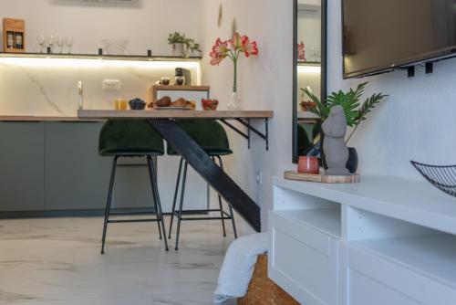 廚房, Ocean front apartment with stunning view in 加菲薩