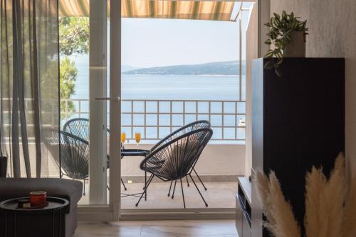 周邊環境, Ocean front apartment with stunning view in 加菲薩