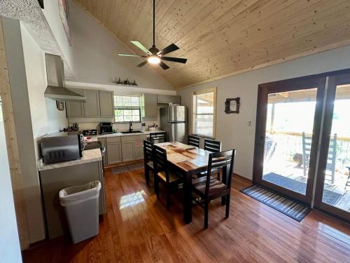 Kitchen, Knockin Boots Cabin Hot Tub Beautiful View in Oldham
