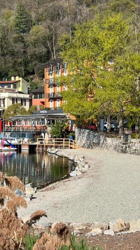 Casa Felice con terrazzo a due passi dal Lago in Melide