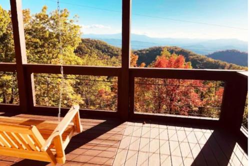 Surrounding environment, Graceful Smoky Retreat Hot Tub Incredible Views near Forbidden Caverns