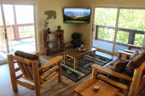 Facilities, Graceful Smoky Retreat Hot Tub Incredible Views near Forbidden Caverns