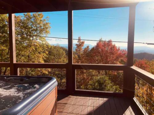 Hot tub, Graceful Smoky Retreat Hot Tub Incredible Views near Forbidden Caverns