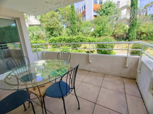 F3 63m2, Piscine, Terrasse, Parking, 20 min plages by ImmoConciergerie in La Chamberte