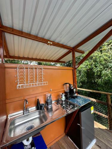 Kitchen, Glamping finca la fortuna in Palicare