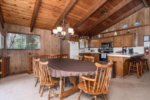 Papa Bear Cabin - 3BR/3BA Home - image 11