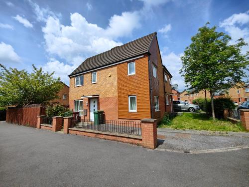 The Metcombe - Holiday Home With Free Parking - 10 Minutes Walk To Coop Live Arena & Etihad Stadium, Manchester