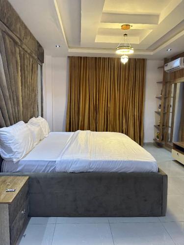 Three-Bedroom Apartment image 3