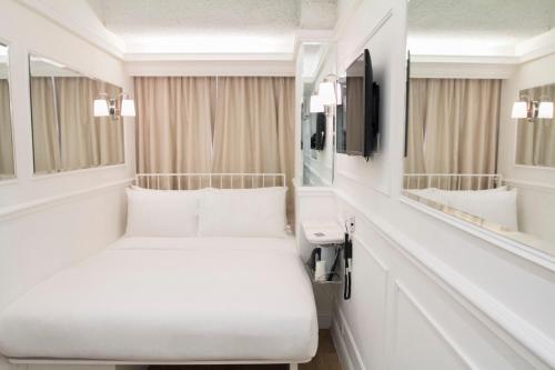 Mini Double Room image 10