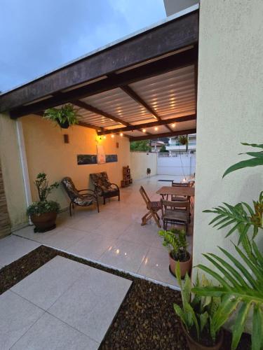 Suites Brisa 150 mts praia do Sape - Com Piscina e ar condicionado in Praia do Sape