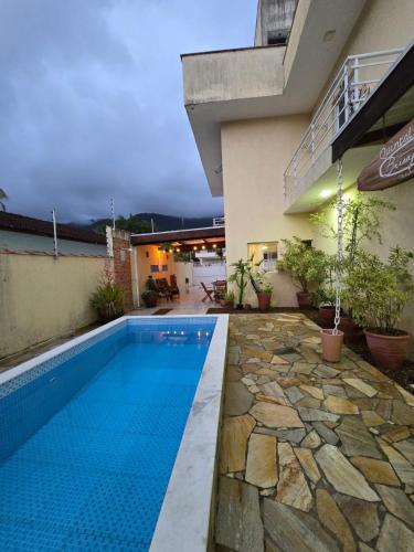 Suites Brisa 150 mts praia do Sape - Com Piscina e ar condicionado in Praia do Sape