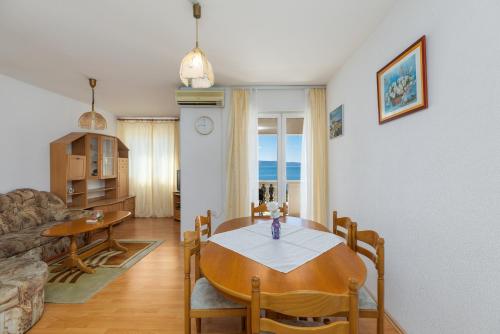 Apartments and rooms with parking space Podgora - Makarska - 23916 4