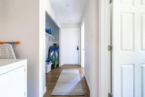 Mtn Escape by Trails & Parks