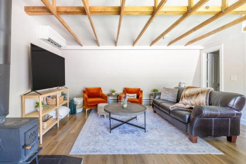 Mtn Escape by Trails & Parks