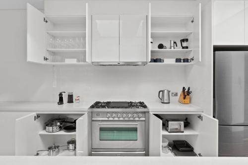 Kitchen, Charming Annandale Retreat in Glebe