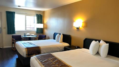 Standard Queen Room