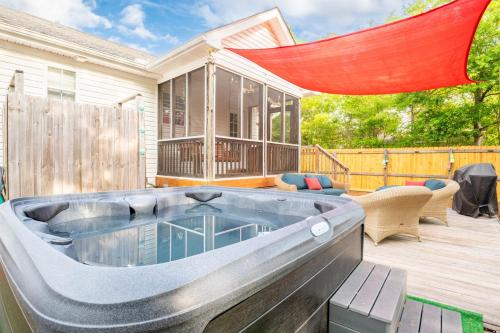 Dogs Allowed - Private Home with hot tub and fire pit image