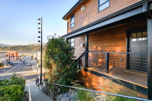 Horsefeathers Hotel - image 7