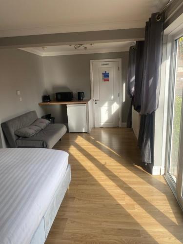 Autumn House - image 5