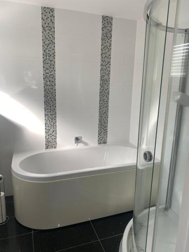 Autumn House - image 10