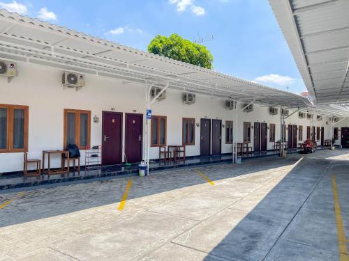 Exterior view, RedDoorz Plus near Alun Alun Kota Blora in Blora