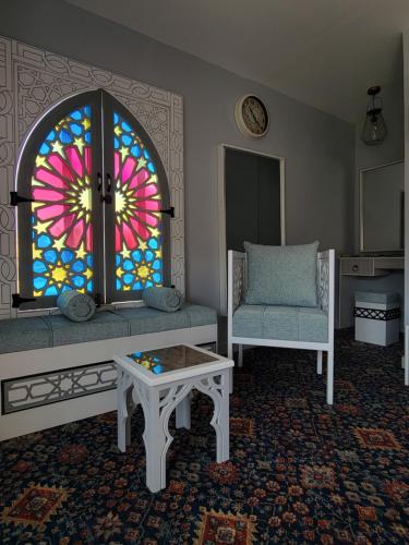 Superior King Room image 4
