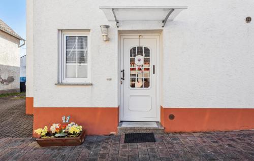 Three-Bedroom Holiday Home in Strohn - image 3