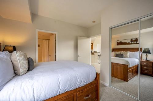 2BR plus Loft and Sofabed in Tyndall Stone Lodge Epic Village Location Mountain Views Pool and Hot Tub - image 4