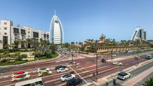 Spacious 3BR in Lamtara, Burj View, Дубай