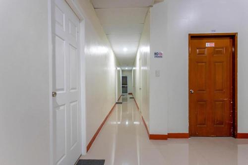 La Belladoza near NAIA T1 Airport, Manila (fotografie 7)