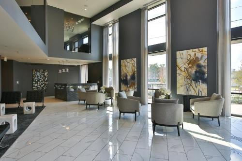 Modern Suites By The Texas Medical Center & NRG Stadium - image 13