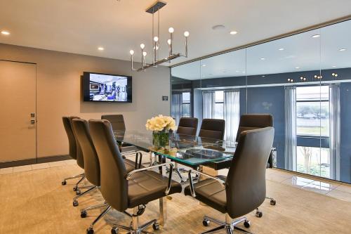 Modern Suites By The Texas Medical Center & NRG Stadium - main image