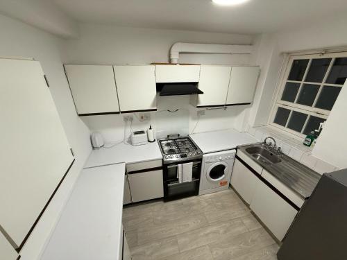 Kitchen, Guest Home in Vauxhall in Lambeth