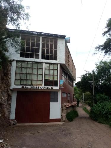 Hostal Aylluq Wasin - Guest House-Casa de Familia in Urubamba Town Center