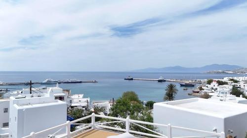 Merriam mykonos town 3