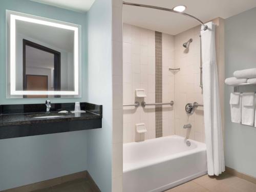 Hyatt Place Tampa Busch Gardens in Tampa, USA