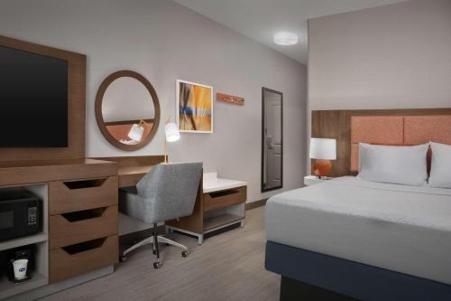 Hampton Inn & Suites Williston - image 8