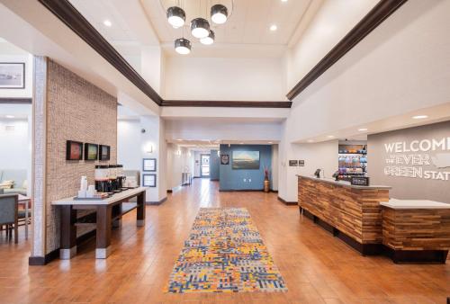 Hampton Inn & Suites by Hilton Seattle/Kent - image 11
