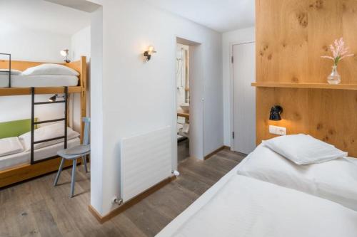 Basic Triple Room