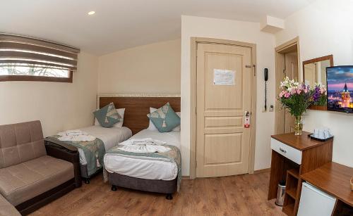 Two-Bedroom Suite image 6