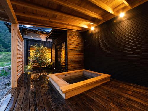 Open air bath, 天星の透間REBORN in Takanabe