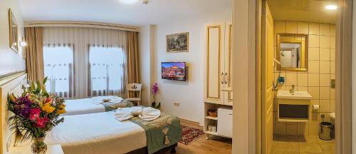 Standard Double or Twin Room image 4
