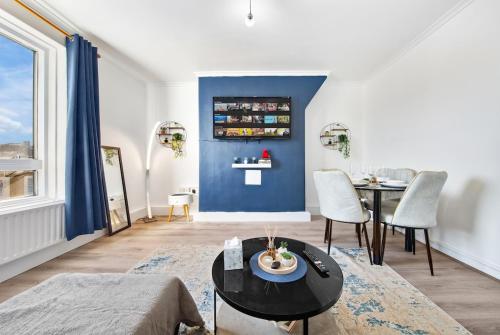 2 Bed Apartment Sleeps 7 Comfort Style Combined, London