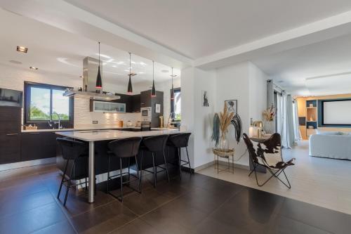 Kitchen, Villa Alta-Beloi in Cavignac